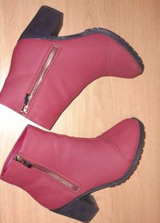 Ladies boots - cover image